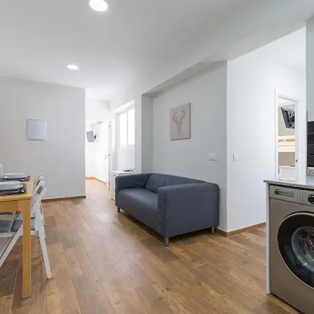 Urban Workfriendly Home Next To Las Canteras Beach Apartment