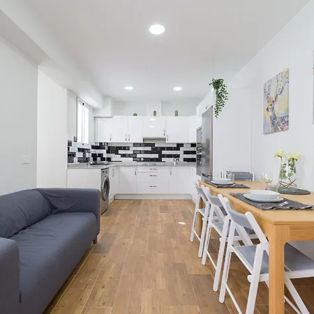 Urban Workfriendly Home Next To Las Canteras Beach Apartment
