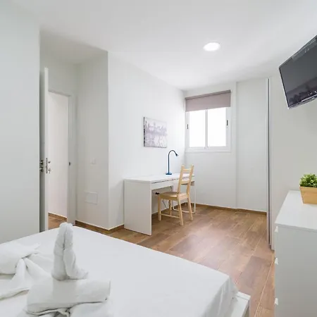 Urban Workfriendly Home Next To Las Canteras Beach * Las Palmas / Gran Canaria