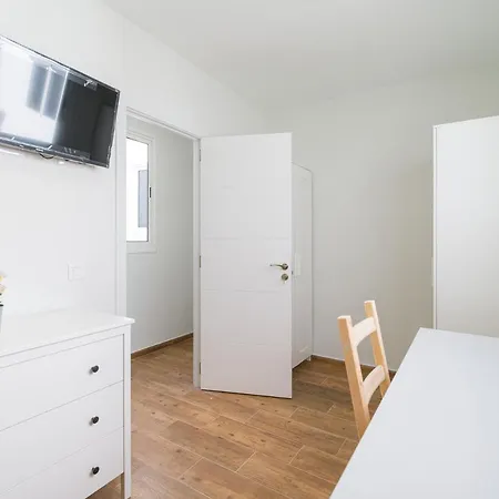 Urban Workfriendly Home Next To Las Canteras Beach * Las Palmas / Gran Canaria
