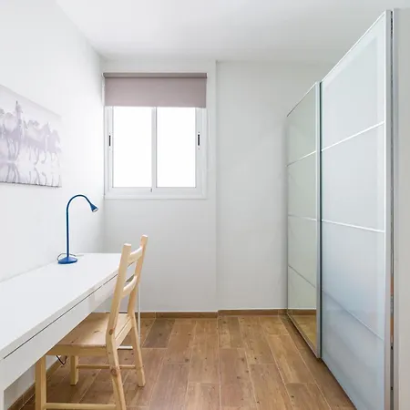 Urban Workfriendly Home Next To Las Canteras Beach * Las Palmas / Gran Canaria